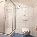 Annas - * Flachau